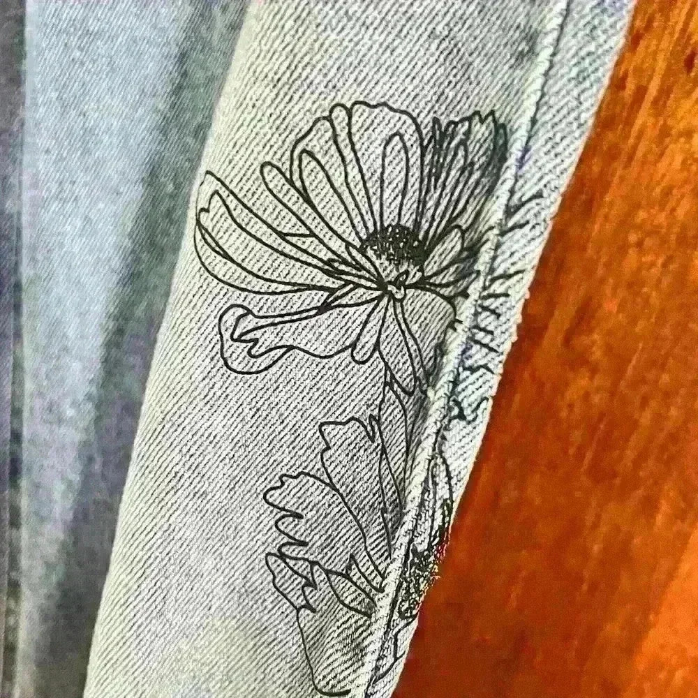 Unique, high waisted, wide legged jeans with butterfly details size juniors 11 - Picture 11 of 14